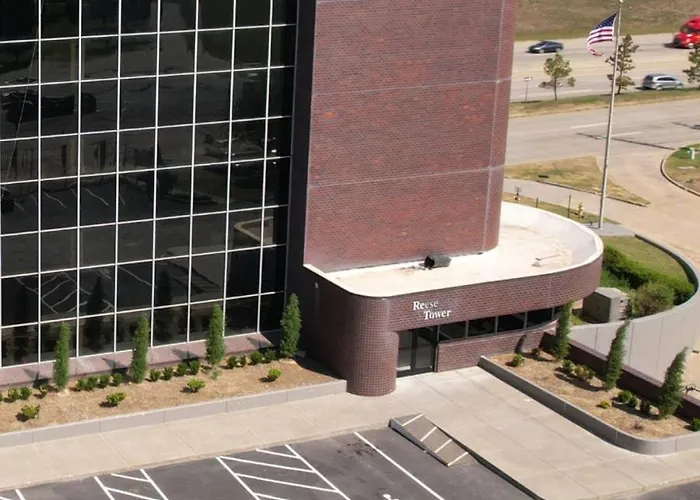 Modern With Panoramic Views 3* Tulsa